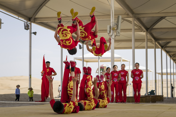 响沙湾,沙漠,度假地,景区,旅游,图片,照片,摄影,内蒙古响沙湾,内蒙古旅游,鄂尔多斯市旅游,莲花酒店,莲花度假酒店,莲沙度假岛,福沙度假岛,悦沙休闲岛,仙沙休闲岛,一粒沙度假村,在线预订,预定,旅行社,AAAAA,5A级旅游景区,库布齐,库布其沙漠,库布其旅游