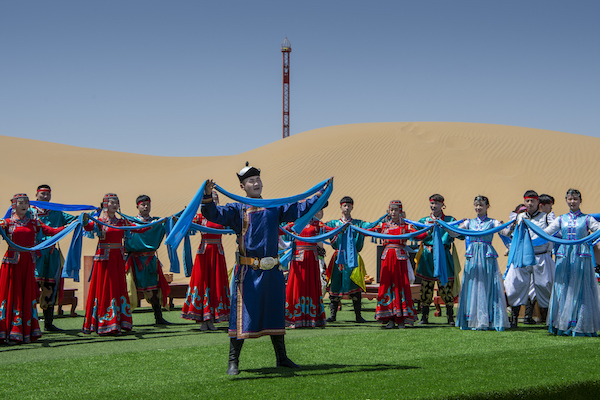 响沙湾,沙漠,度假地,景区,旅游,图片,照片,摄影,内蒙古响沙湾,内蒙古旅游,鄂尔多斯市旅游,莲花酒店,莲花度假酒店,莲沙度假岛,福沙度假岛,悦沙休闲岛,仙沙休闲岛,一粒沙度假村,在线预订,预定,旅行社,AAAAA,5A级旅游景区,库布齐,库布其沙漠,库布其旅游