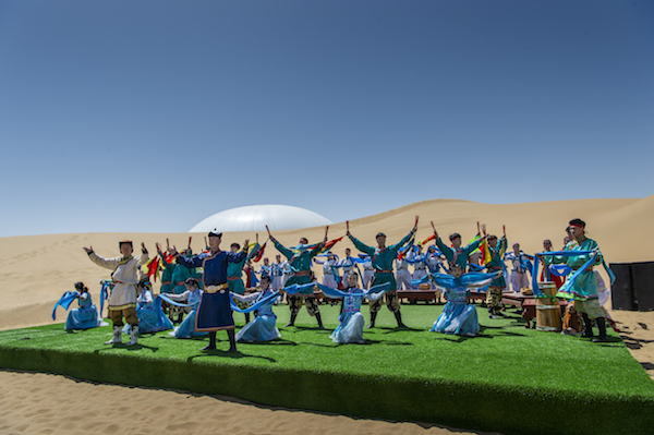 响沙湾,沙漠,度假地,景区,旅游,图片,照片,摄影,内蒙古响沙湾,内蒙古旅游,鄂尔多斯市旅游,莲花酒店,莲花度假酒店,莲沙度假岛,福沙度假岛,悦沙休闲岛,仙沙休闲岛,一粒沙度假村,在线预订,预定,旅行社,AAAAA,5A级旅游景区,库布齐,库布其沙漠,库布其旅游