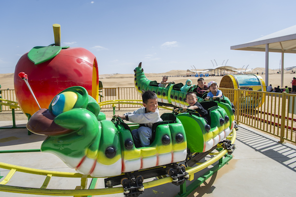 响沙湾,沙漠,度假地,景区,旅游,图片,照片,摄影,内蒙古响沙湾,内蒙古旅游,鄂尔多斯市旅游,莲花酒店,莲花度假酒店,莲沙度假岛,福沙度假岛,悦沙休闲岛,仙沙休闲岛,一粒沙度假村,在线预订,预定,旅行社,AAAAA,5A级旅游景区,库布齐,库布其沙漠,库布其旅游