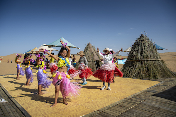 响沙湾,沙漠,度假地,景区,旅游,图片,照片,摄影,内蒙古响沙湾,内蒙古旅游,鄂尔多斯市旅游,莲花酒店,莲花度假酒店,莲沙度假岛,福沙度假岛,悦沙休闲岛,仙沙休闲岛,一粒沙度假村,在线预订,预定,旅行社,AAAAA,5A级旅游景区,库布齐,库布其沙漠,库布其旅游