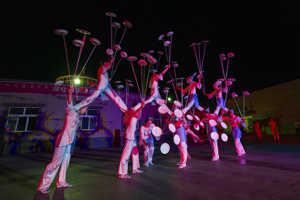 响沙湾,沙漠,度假地,景区,旅游,图片,照片,摄影,内蒙古响沙湾,内蒙古旅游,鄂尔多斯市旅游,莲花酒店,莲花度假酒店,莲沙度假岛,福沙度假岛,悦沙休闲岛,仙沙休闲岛,一粒沙度假村,在线预订,预定,旅行社,AAAAA,5A级旅游景区,库布齐,库布其沙漠,库布其旅游