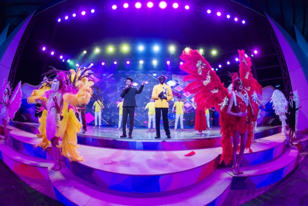 响沙湾,沙漠,度假地,景区,旅游,图片,照片,摄影,内蒙古响沙湾,内蒙古旅游,鄂尔多斯市旅游,莲花酒店,莲花度假酒店,莲沙度假岛,福沙度假岛,悦沙休闲岛,仙沙休闲岛,一粒沙度假村,在线预订,预定,旅行社,AAAAA,5A级旅游景区,库布齐,库布其沙漠,库布其旅游