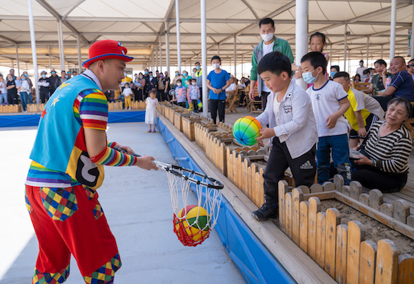 响沙湾,沙漠,度假地,景区,旅游,图片,照片,摄影,内蒙古响沙湾,内蒙古旅游,鄂尔多斯市旅游,莲花酒店,莲花度假酒店,莲沙度假岛,福沙度假岛,悦沙休闲岛,仙沙休闲岛,一粒沙度假村,在线预订,预定,旅行社,AAAAA,5A级旅游景区,库布齐,库布其沙漠,库布其旅游