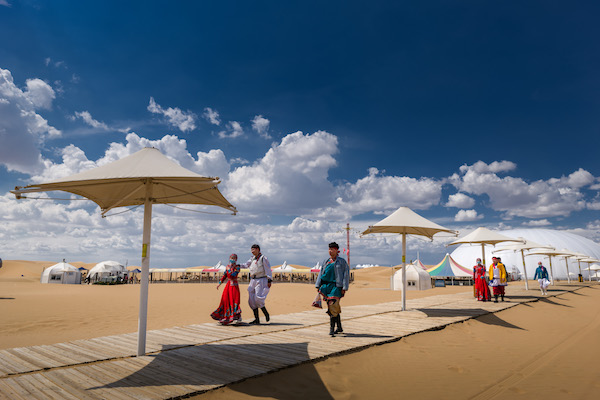 响沙湾,沙漠,度假地,景区,旅游,图片,照片,摄影,内蒙古响沙湾,内蒙古旅游,鄂尔多斯市旅游,莲花酒店,莲花度假酒店,莲沙度假岛,福沙度假岛,悦沙休闲岛,仙沙休闲岛,一粒沙度假村,在线预订,预定,旅行社,AAAAA,5A级旅游景区,库布齐,库布其沙漠,库布其旅游