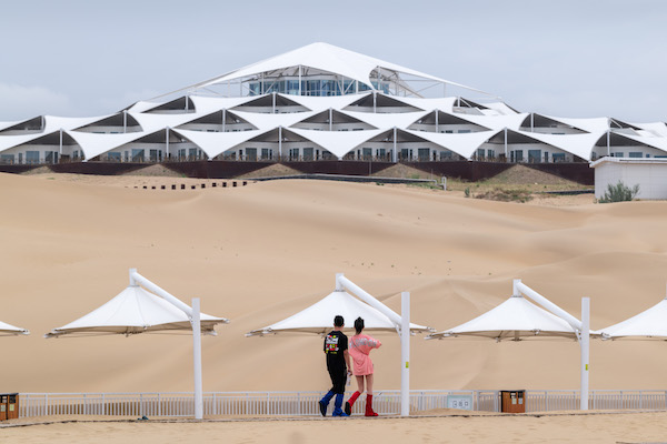 响沙湾,沙漠,度假地,景区,旅游,图片,照片,摄影,内蒙古响沙湾,内蒙古旅游,鄂尔多斯市旅游,莲花酒店,莲花度假酒店,莲沙度假岛,福沙度假岛,悦沙休闲岛,仙沙休闲岛,一粒沙度假村,在线预订,预定,旅行社,AAAAA,5A级旅游景区,库布齐,库布其沙漠,库布其旅游