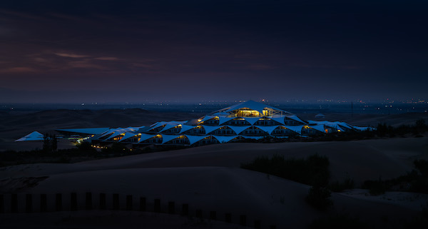 响沙湾,沙漠,度假地,景区,旅游,图片,照片,摄影,内蒙古响沙湾,内蒙古旅游,鄂尔多斯市旅游,莲花酒店,莲花度假酒店,莲沙度假岛,福沙度假岛,悦沙休闲岛,仙沙休闲岛,一粒沙度假村,在线预订,预定,旅行社,AAAAA,5A级旅游景区,库布齐,库布其沙漠,库布其旅游