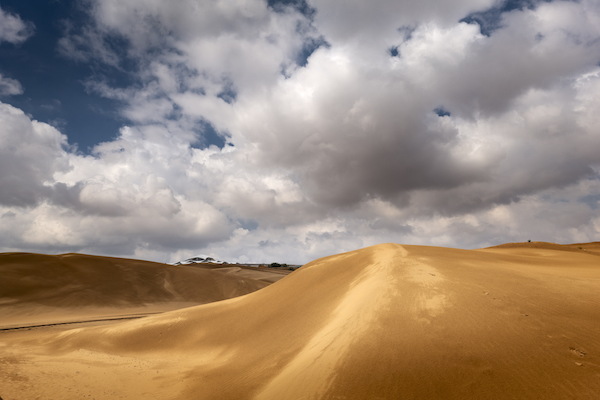 响沙湾,沙漠,度假地,景区,旅游,图片,照片,摄影,内蒙古响沙湾,内蒙古旅游,鄂尔多斯市旅游,莲花酒店,莲花度假酒店,莲沙度假岛,福沙度假岛,悦沙休闲岛,仙沙休闲岛,一粒沙度假村,在线预订,预定,旅行社,AAAAA,5A级旅游景区,库布齐,库布其沙漠,库布其旅游