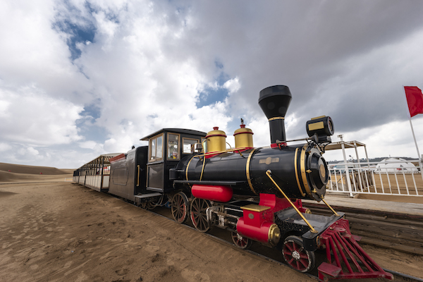 响沙湾,沙漠,度假地,景区,旅游,图片,照片,摄影,内蒙古响沙湾,内蒙古旅游,鄂尔多斯市旅游,莲花酒店,莲花度假酒店,莲沙度假岛,福沙度假岛,悦沙休闲岛,仙沙休闲岛,一粒沙度假村,在线预订,预定,旅行社,AAAAA,5A级旅游景区,库布齐,库布其沙漠,库布其旅游