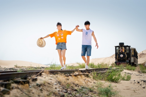 响沙湾,沙漠,度假地,景区,旅游,图片,照片,摄影,内蒙古响沙湾,内蒙古旅游,鄂尔多斯市旅游,莲花酒店,莲花度假酒店,莲沙度假岛,福沙度假岛,悦沙休闲岛,仙沙休闲岛,一粒沙度假村,在线预订,预定,旅行社,AAAAA,5A级旅游景区,库布齐,库布其沙漠,库布其旅游