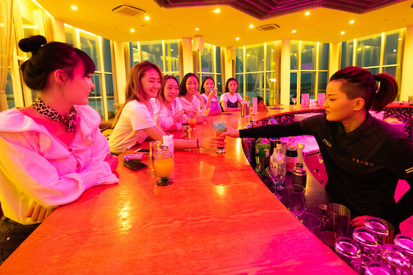 响沙湾,沙漠,度假地,景区,旅游,图片,照片,摄影,内蒙古响沙湾,内蒙古旅游,鄂尔多斯市旅游,莲花酒店,莲花度假酒店,莲沙度假岛,福沙度假岛,悦沙休闲岛,仙沙休闲岛,一粒沙度假村,在线预订,预定,旅行社,AAAAA,5A级旅游景区,库布齐,库布其沙漠,库布其旅游