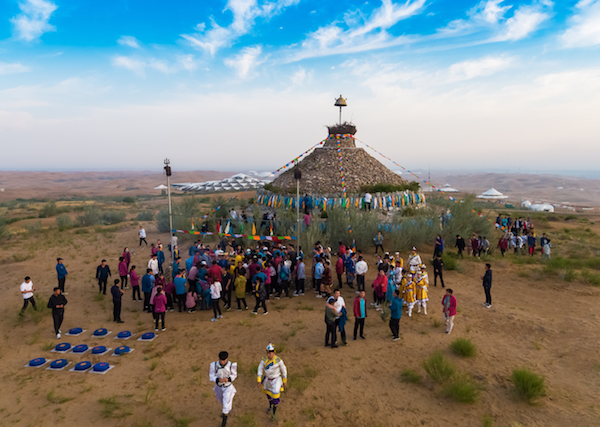 响沙湾,沙漠,度假地,景区,旅游,图片,照片,摄影,内蒙古响沙湾,内蒙古旅游,鄂尔多斯市旅游,莲花酒店,莲花度假酒店,莲沙度假岛,福沙度假岛,悦沙休闲岛,仙沙休闲岛,一粒沙度假村,在线预订,预定,旅行社,AAAAA,5A级旅游景区,库布齐,库布其沙漠,库布其旅游