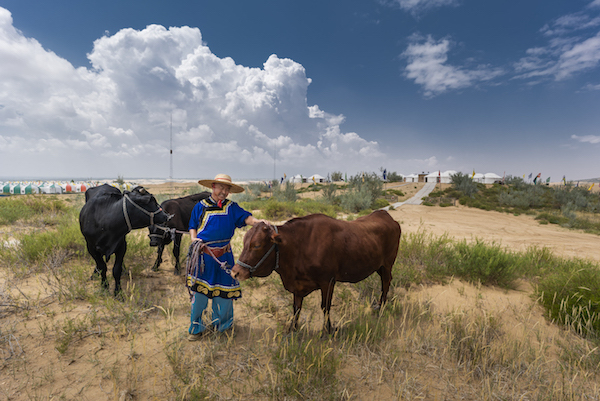响沙湾,沙漠,度假地,景区,旅游,图片,照片,摄影,内蒙古响沙湾,内蒙古旅游,鄂尔多斯市旅游,莲花酒店,莲花度假酒店,莲沙度假岛,福沙度假岛,悦沙休闲岛,仙沙休闲岛,一粒沙度假村,在线预订,预定,旅行社,AAAAA,5A级旅游景区,库布齐,库布其沙漠,库布其旅游