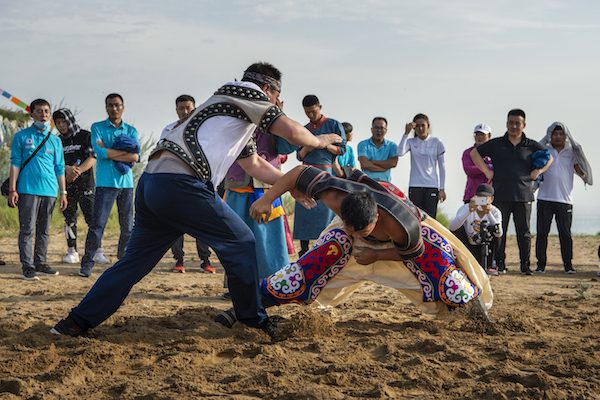 响沙湾,沙漠,度假地,景区,旅游,图片,照片,摄影,内蒙古响沙湾,内蒙古旅游,鄂尔多斯市旅游,莲花酒店,莲花度假酒店,莲沙度假岛,福沙度假岛,悦沙休闲岛,仙沙休闲岛,一粒沙度假村,在线预订,预定,旅行社,AAAAA,5A级旅游景区,库布齐,库布其沙漠,库布其旅游