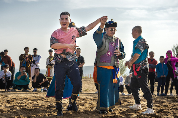 响沙湾,沙漠,度假地,景区,旅游,图片,照片,摄影,内蒙古响沙湾,内蒙古旅游,鄂尔多斯市旅游,莲花酒店,莲花度假酒店,莲沙度假岛,福沙度假岛,悦沙休闲岛,仙沙休闲岛,一粒沙度假村,在线预订,预定,旅行社,AAAAA,5A级旅游景区,库布齐,库布其沙漠,库布其旅游