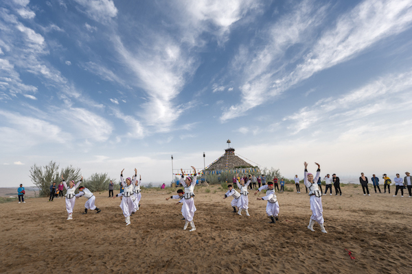响沙湾,沙漠,度假地,景区,旅游,图片,照片,摄影,内蒙古响沙湾,内蒙古旅游,鄂尔多斯市旅游,莲花酒店,莲花度假酒店,莲沙度假岛,福沙度假岛,悦沙休闲岛,仙沙休闲岛,一粒沙度假村,在线预订,预定,旅行社,AAAAA,5A级旅游景区,库布齐,库布其沙漠,库布其旅游
