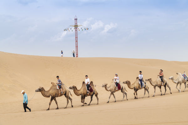 响沙湾,沙漠,度假地,景区,旅游,图片,照片,摄影,内蒙古响沙湾,内蒙古旅游,鄂尔多斯市旅游,莲花酒店,莲花度假酒店,莲沙度假岛,福沙度假岛,悦沙休闲岛,仙沙休闲岛,一粒沙度假村,在线预订,预定,旅行社,AAAAA,5A级旅游景区,库布齐,库布其沙漠,库布其旅游