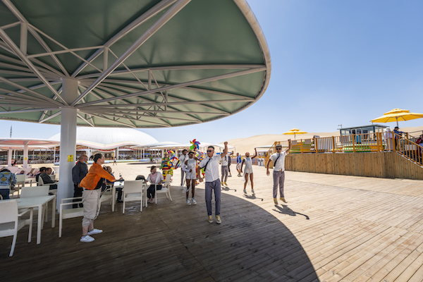 响沙湾,沙漠,度假地,景区,旅游,图片,照片,摄影,内蒙古响沙湾,内蒙古旅游,鄂尔多斯市旅游,莲花酒店,莲花度假酒店,莲沙度假岛,福沙度假岛,悦沙休闲岛,仙沙休闲岛,一粒沙度假村,在线预订,预定,旅行社,AAAAA,5A级旅游景区,库布齐,库布其沙漠,库布其旅游