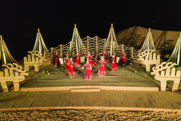 响沙湾,沙漠,度假地,景区,旅游,图片,照片,摄影,内蒙古响沙湾,内蒙古旅游,鄂尔多斯市旅游,莲花酒店,莲花度假酒店,莲沙度假岛,福沙度假岛,悦沙休闲岛,仙沙休闲岛,一粒沙度假村,在线预订,预定,旅行社,AAAAA,5A级旅游景区,库布齐,库布其沙漠,库布其旅游