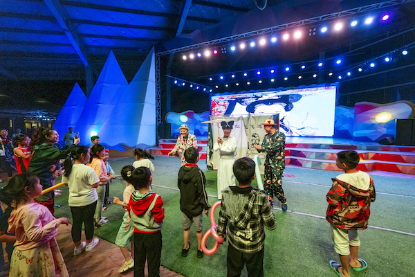 响沙湾,沙漠,度假地,景区,旅游,图片,照片,摄影,内蒙古响沙湾,内蒙古旅游,鄂尔多斯市旅游,莲花酒店,莲花度假酒店,莲沙度假岛,福沙度假岛,悦沙休闲岛,仙沙休闲岛,一粒沙度假村,在线预订,预定,旅行社,AAAAA,5A级旅游景区,库布齐,库布其沙漠,库布其旅游