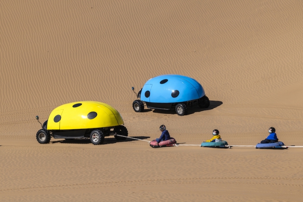 响沙湾,沙漠,度假地,景区,旅游,图片,照片,摄影,内蒙古响沙湾,内蒙古旅游,鄂尔多斯市旅游,莲花酒店,莲花度假酒店,莲沙度假岛,福沙度假岛,悦沙休闲岛,仙沙休闲岛,一粒沙度假村,在线预订,预定,旅行社,AAAAA,5A级旅游景区,库布齐,库布其沙漠,库布其旅游