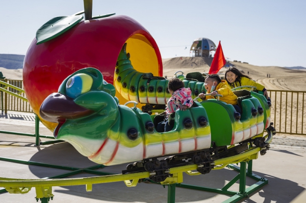 响沙湾,沙漠,度假地,景区,旅游,图片,照片,摄影,内蒙古响沙湾,内蒙古旅游,鄂尔多斯市旅游,莲花酒店,莲花度假酒店,莲沙度假岛,福沙度假岛,悦沙休闲岛,仙沙休闲岛,一粒沙度假村,在线预订,预定,旅行社,AAAAA,5A级旅游景区,库布齐,库布其沙漠,库布其旅游