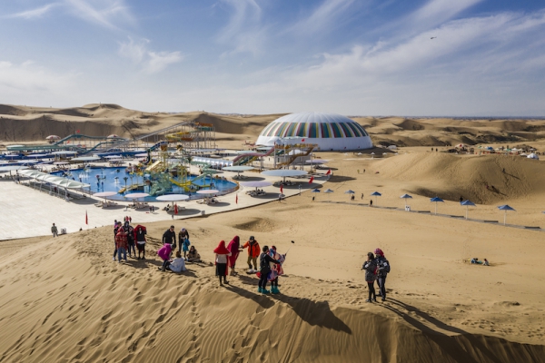 响沙湾,沙漠,度假地,景区,旅游,图片,照片,摄影,内蒙古响沙湾,内蒙古旅游,鄂尔多斯市旅游,莲花酒店,莲花度假酒店,莲沙度假岛,福沙度假岛,悦沙休闲岛,仙沙休闲岛,一粒沙度假村,在线预订,预定,旅行社,AAAAA,5A级旅游景区,库布齐,库布其沙漠,库布其旅游