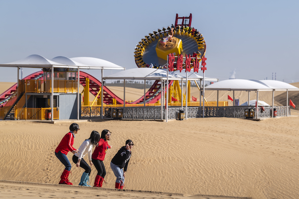 响沙湾,沙漠,度假地,景区,旅游,图片,照片,摄影,内蒙古响沙湾,内蒙古旅游,鄂尔多斯市旅游,莲花酒店,莲花度假酒店,莲沙度假岛,福沙度假岛,悦沙休闲岛,仙沙休闲岛,一粒沙度假村,在线预订,预定,旅行社,AAAAA,5A级旅游景区,库布齐,库布其沙漠,库布其旅游