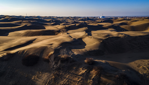 响沙湾,沙漠,度假地,景区,旅游,图片,照片,摄影,内蒙古响沙湾,内蒙古旅游,鄂尔多斯市旅游,莲花酒店,莲花度假酒店,莲沙度假岛,福沙度假岛,悦沙休闲岛,仙沙休闲岛,一粒沙度假村,在线预订,预定,旅行社,AAAAA,5A级旅游景区,库布齐,库布其沙漠,库布其旅游