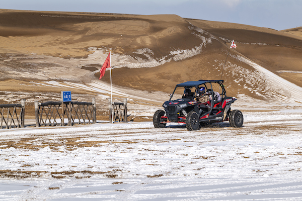 响沙湾,沙漠,度假地,景区,旅游,图片,照片,摄影,内蒙古响沙湾,内蒙古旅游,鄂尔多斯市旅游,莲花酒店,莲花度假酒店,莲沙度假岛,福沙度假岛,悦沙休闲岛,仙沙休闲岛,一粒沙度假村,在线预订,预定,旅行社,AAAAA,5A级旅游景区,库布齐,库布其沙漠,库布其旅游