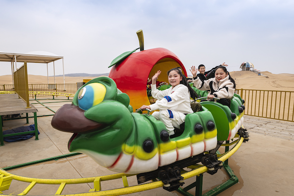 响沙湾,沙漠,度假地,景区,旅游,图片,照片,摄影,内蒙古响沙湾,内蒙古旅游,鄂尔多斯市旅游,莲花酒店,莲花度假酒店,莲沙度假岛,福沙度假岛,悦沙休闲岛,仙沙休闲岛,一粒沙度假村,在线预订,预定,旅行社,AAAAA,5A级旅游景区,库布齐,库布其沙漠,库布其旅游