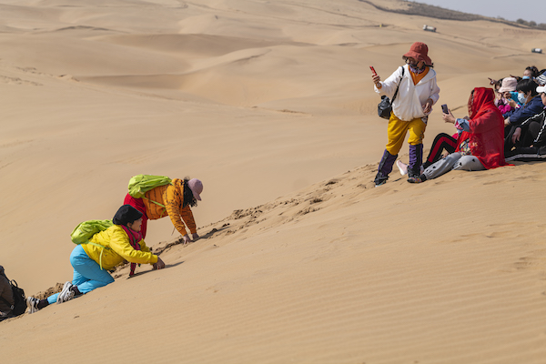 响沙湾,沙漠,度假地,景区,旅游,图片,照片,摄影,内蒙古响沙湾,内蒙古旅游,鄂尔多斯市旅游,莲花酒店,莲花度假酒店,莲沙度假岛,福沙度假岛,悦沙休闲岛,仙沙休闲岛,一粒沙度假村,在线预订,预定,旅行社,AAAAA,5A级旅游景区,库布齐,库布其沙漠,库布其旅游