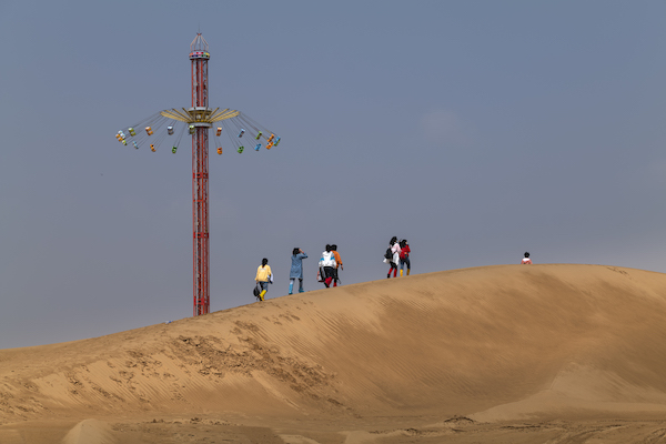 响沙湾,沙漠,度假地,景区,旅游,图片,照片,摄影,内蒙古响沙湾,内蒙古旅游,鄂尔多斯市旅游,莲花酒店,莲花度假酒店,莲沙度假岛,福沙度假岛,悦沙休闲岛,仙沙休闲岛,一粒沙度假村,在线预订,预定,旅行社,AAAAA,5A级旅游景区,库布齐,库布其沙漠,库布其旅游