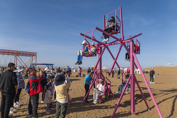 响沙湾,沙漠,度假地,景区,旅游,图片,照片,摄影,内蒙古响沙湾,内蒙古旅游,鄂尔多斯市旅游,莲花酒店,莲花度假酒店,莲沙度假岛,福沙度假岛,悦沙休闲岛,仙沙休闲岛,一粒沙度假村,在线预订,预定,旅行社,AAAAA,5A级旅游景区,库布齐,库布其沙漠,库布其旅游