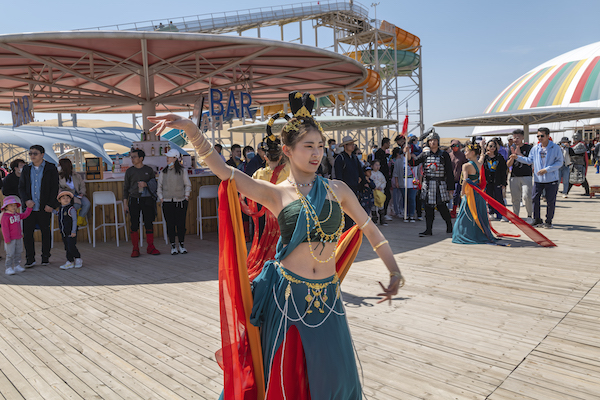 响沙湾,沙漠,度假地,景区,旅游,图片,照片,摄影,内蒙古响沙湾,内蒙古旅游,鄂尔多斯市旅游,莲花酒店,莲花度假酒店,莲沙度假岛,福沙度假岛,悦沙休闲岛,仙沙休闲岛,一粒沙度假村,在线预订,预定,旅行社,AAAAA,5A级旅游景区,库布齐,库布其沙漠,库布其旅游