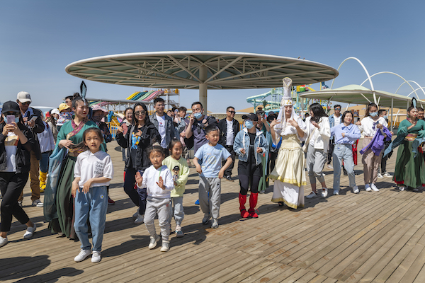 响沙湾,沙漠,度假地,景区,旅游,图片,照片,摄影,内蒙古响沙湾,内蒙古旅游,鄂尔多斯市旅游,莲花酒店,莲花度假酒店,莲沙度假岛,福沙度假岛,悦沙休闲岛,仙沙休闲岛,一粒沙度假村,在线预订,预定,旅行社,AAAAA,5A级旅游景区,库布齐,库布其沙漠,库布其旅游