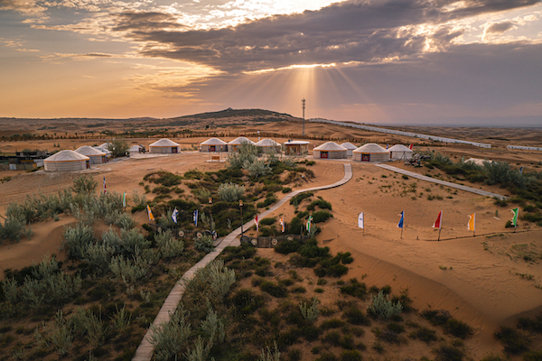 响沙湾,沙漠,度假地,景区,旅游,图片,照片,摄影,内蒙古响沙湾,内蒙古旅游,鄂尔多斯市旅游,莲花酒店,莲花度假酒店,莲沙度假岛,福沙度假岛,悦沙休闲岛,仙沙休闲岛,一粒沙度假村,在线预订,预定,旅行社,AAAAA,5A级旅游景区,库布齐,库布其沙漠,库布其旅游