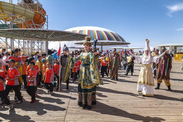 响沙湾,沙漠,度假地,景区,旅游,图片,照片,摄影,内蒙古响沙湾,内蒙古旅游,鄂尔多斯市旅游,莲花酒店,莲花度假酒店,莲沙度假岛,福沙度假岛,悦沙休闲岛,仙沙休闲岛,一粒沙度假村,在线预订,预定,旅行社,AAAAA,5A级旅游景区,库布齐,库布其沙漠,库布其旅游