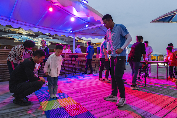 响沙湾,沙漠,度假地,景区,旅游,图片,照片,摄影,内蒙古响沙湾,内蒙古旅游,鄂尔多斯市旅游,莲花酒店,莲花度假酒店,莲沙度假岛,福沙度假岛,悦沙休闲岛,仙沙休闲岛,一粒沙度假村,在线预订,预定,旅行社,AAAAA,5A级旅游景区,库布齐,库布其沙漠,库布其旅游