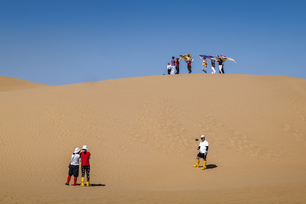 响沙湾,沙漠,度假地,景区,旅游,图片,照片,摄影,内蒙古响沙湾,内蒙古旅游,鄂尔多斯市旅游,莲花酒店,莲花度假酒店,莲沙度假岛,福沙度假岛,悦沙休闲岛,仙沙休闲岛,一粒沙度假村,在线预订,预定,旅行社,AAAAA,5A级旅游景区,库布齐,库布其沙漠,库布其旅游