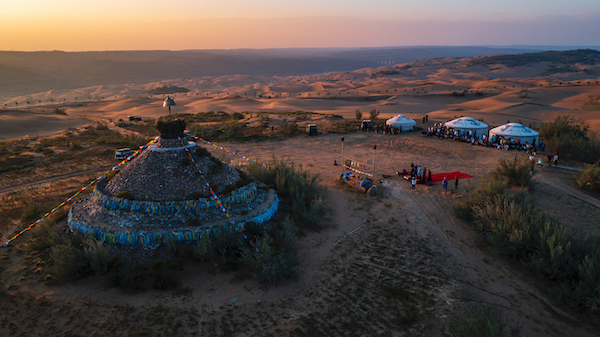 响沙湾,沙漠,度假地,景区,旅游,图片,照片,摄影,内蒙古响沙湾,内蒙古旅游,鄂尔多斯市旅游,莲花酒店,莲花度假酒店,莲沙度假岛,福沙度假岛,悦沙休闲岛,仙沙休闲岛,一粒沙度假村,在线预订,预定,旅行社,AAAAA,5A级旅游景区,库布齐,库布其沙漠,库布其旅游