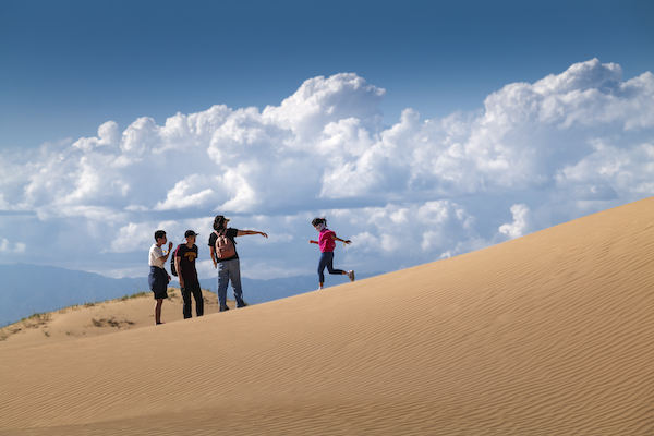 响沙湾,沙漠,度假地,景区,旅游,图片,照片,摄影,内蒙古响沙湾,内蒙古旅游,鄂尔多斯市旅游,莲花酒店,莲花度假酒店,莲沙度假岛,福沙度假岛,悦沙休闲岛,仙沙休闲岛,一粒沙度假村,在线预订,预定,旅行社,AAAAA,5A级旅游景区,库布齐,库布其沙漠,库布其旅游