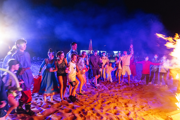 响沙湾,沙漠,度假地,景区,旅游,图片,照片,摄影,内蒙古响沙湾,内蒙古旅游,鄂尔多斯市旅游,莲花酒店,莲花度假酒店,莲沙度假岛,福沙度假岛,悦沙休闲岛,仙沙休闲岛,一粒沙度假村,在线预订,预定,旅行社,AAAAA,5A级旅游景区,库布齐,库布其沙漠,库布其旅游