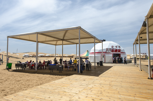 响沙湾,沙漠,度假地,景区,旅游,图片,照片,摄影,内蒙古响沙湾,内蒙古旅游,鄂尔多斯市旅游,莲花酒店,莲花度假酒店,莲沙度假岛,福沙度假岛,悦沙休闲岛,仙沙休闲岛,一粒沙度假村,在线预订,预定,旅行社,AAAAA,5A级旅游景区,库布齐,库布其沙漠,库布其旅游