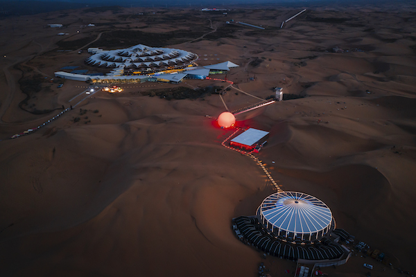 响沙湾,沙漠,度假地,景区,旅游,图片,照片,摄影,内蒙古响沙湾,内蒙古旅游,鄂尔多斯市旅游,莲花酒店,莲花度假酒店,莲沙度假岛,福沙度假岛,悦沙休闲岛,仙沙休闲岛,一粒沙度假村,在线预订,预定,旅行社,AAAAA,5A级旅游景区,库布齐,库布其沙漠,库布其旅游