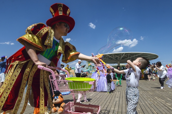 响沙湾,沙漠,度假地,景区,旅游,图片,照片,摄影,内蒙古响沙湾,内蒙古旅游,鄂尔多斯市旅游,莲花酒店,莲花度假酒店,莲沙度假岛,福沙度假岛,悦沙休闲岛,仙沙休闲岛,一粒沙度假村,在线预订,预定,旅行社,AAAAA,5A级旅游景区,库布齐,库布其沙漠,库布其旅游