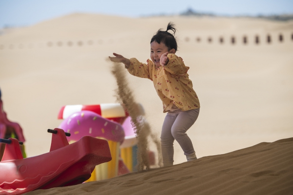 响沙湾,沙漠,度假地,景区,旅游,图片,照片,摄影,内蒙古响沙湾,内蒙古旅游,鄂尔多斯市旅游,莲花酒店,莲花度假酒店,莲沙度假岛,福沙度假岛,悦沙休闲岛,仙沙休闲岛,一粒沙度假村,在线预订,预定,旅行社,AAAAA,5A级旅游景区,库布齐,库布其沙漠,库布其旅游