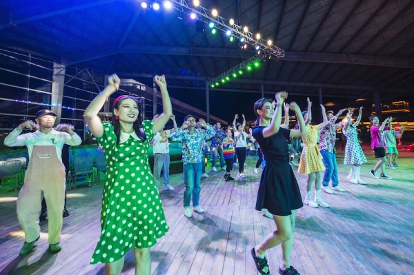 响沙湾,沙漠,度假地,景区,旅游,图片,照片,摄影,内蒙古响沙湾,内蒙古旅游,鄂尔多斯市旅游,莲花酒店,莲花度假酒店,莲沙度假岛,福沙度假岛,悦沙休闲岛,仙沙休闲岛,一粒沙度假村,在线预订,预定,旅行社,AAAAA,5A级旅游景区,库布齐,库布其沙漠,库布其旅游