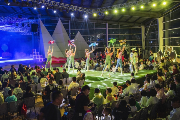 响沙湾,沙漠,度假地,景区,旅游,图片,照片,摄影,内蒙古响沙湾,内蒙古旅游,鄂尔多斯市旅游,莲花酒店,莲花度假酒店,莲沙度假岛,福沙度假岛,悦沙休闲岛,仙沙休闲岛,一粒沙度假村,在线预订,预定,旅行社,AAAAA,5A级旅游景区,库布齐,库布其沙漠,库布其旅游