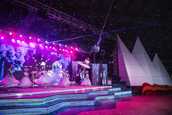 响沙湾,沙漠,度假地,景区,旅游,图片,照片,摄影,内蒙古响沙湾,内蒙古旅游,鄂尔多斯市旅游,莲花酒店,莲花度假酒店,莲沙度假岛,福沙度假岛,悦沙休闲岛,仙沙休闲岛,一粒沙度假村,在线预订,预定,旅行社,AAAAA,5A级旅游景区,库布齐,库布其沙漠,库布其旅游